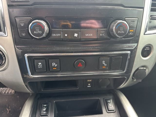 Used 2018 Nissan Titan SV w/ SV Convenience Package image 20