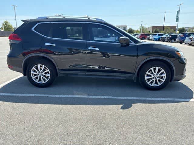 Used 2017 Nissan Rogue SV w/ SV Premium Package FWD image 6