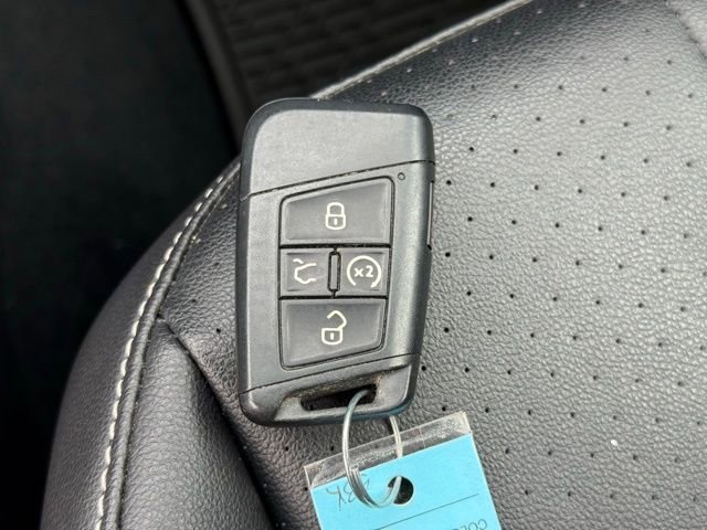 Used 2022 Volkswagen Tiguan SE R-Line FWD image 35