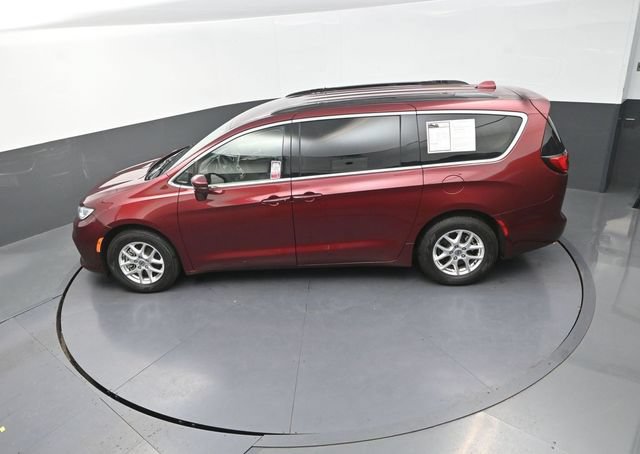 Used 2022 Chrysler Pacifica Touring-L FWD image 14