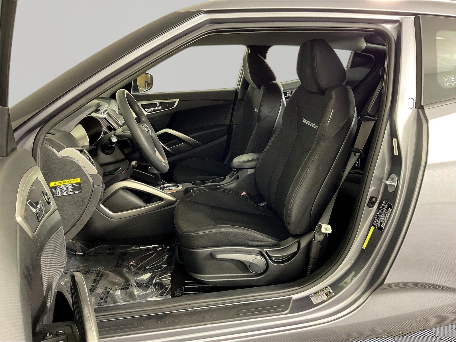 Used 2013 Hyundai Veloster FWD image 19