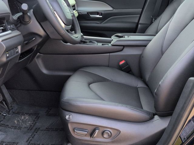 Certified 2026 Toyota Grand Highlander XLE image 13