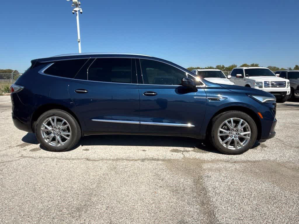 Used 2023 Buick Enclave Essence w/ Experience Buick Package FWD image 6