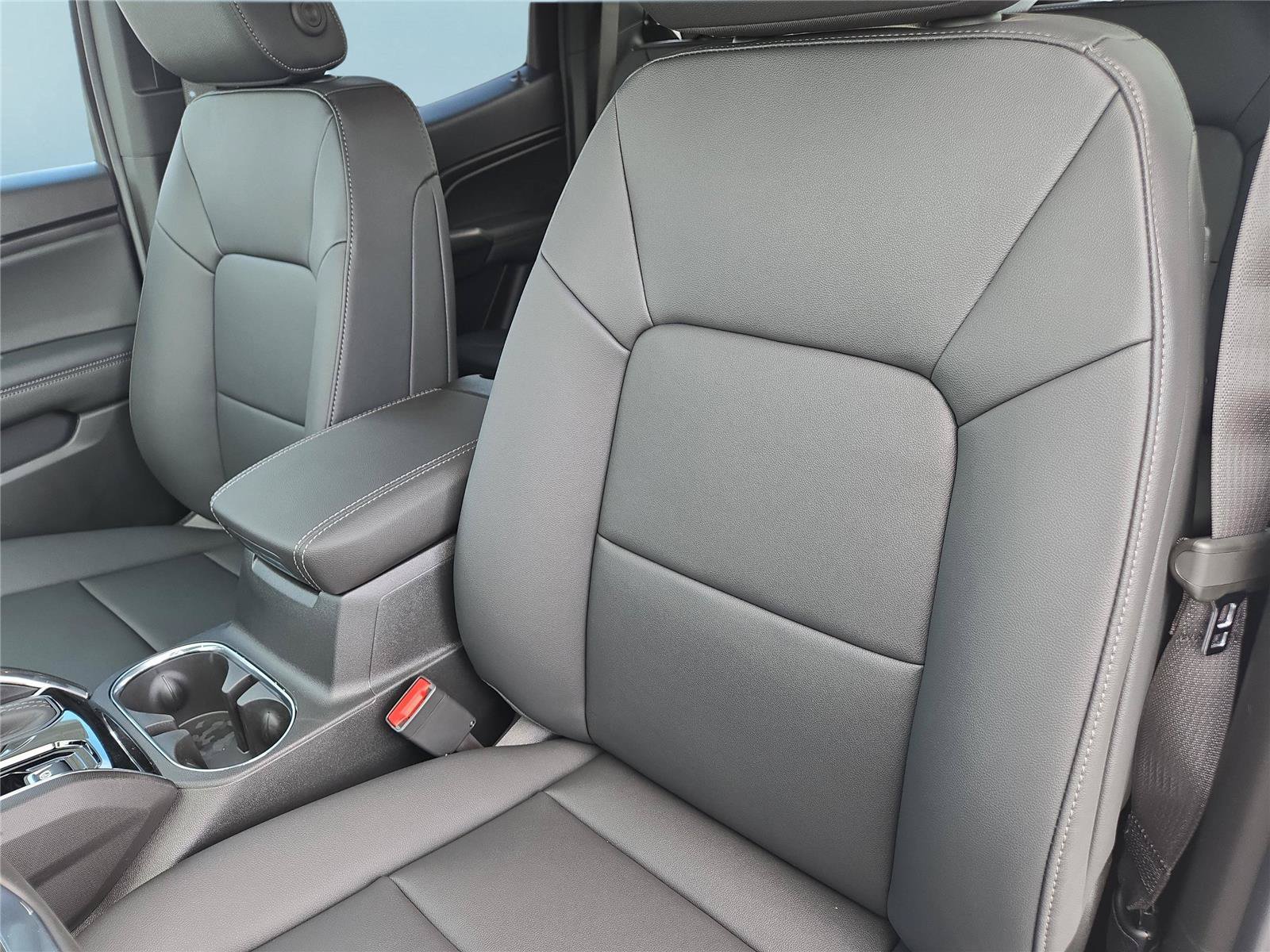 New 2026 GMC Canyon Elevation w/ Convenience Package RWD image 16