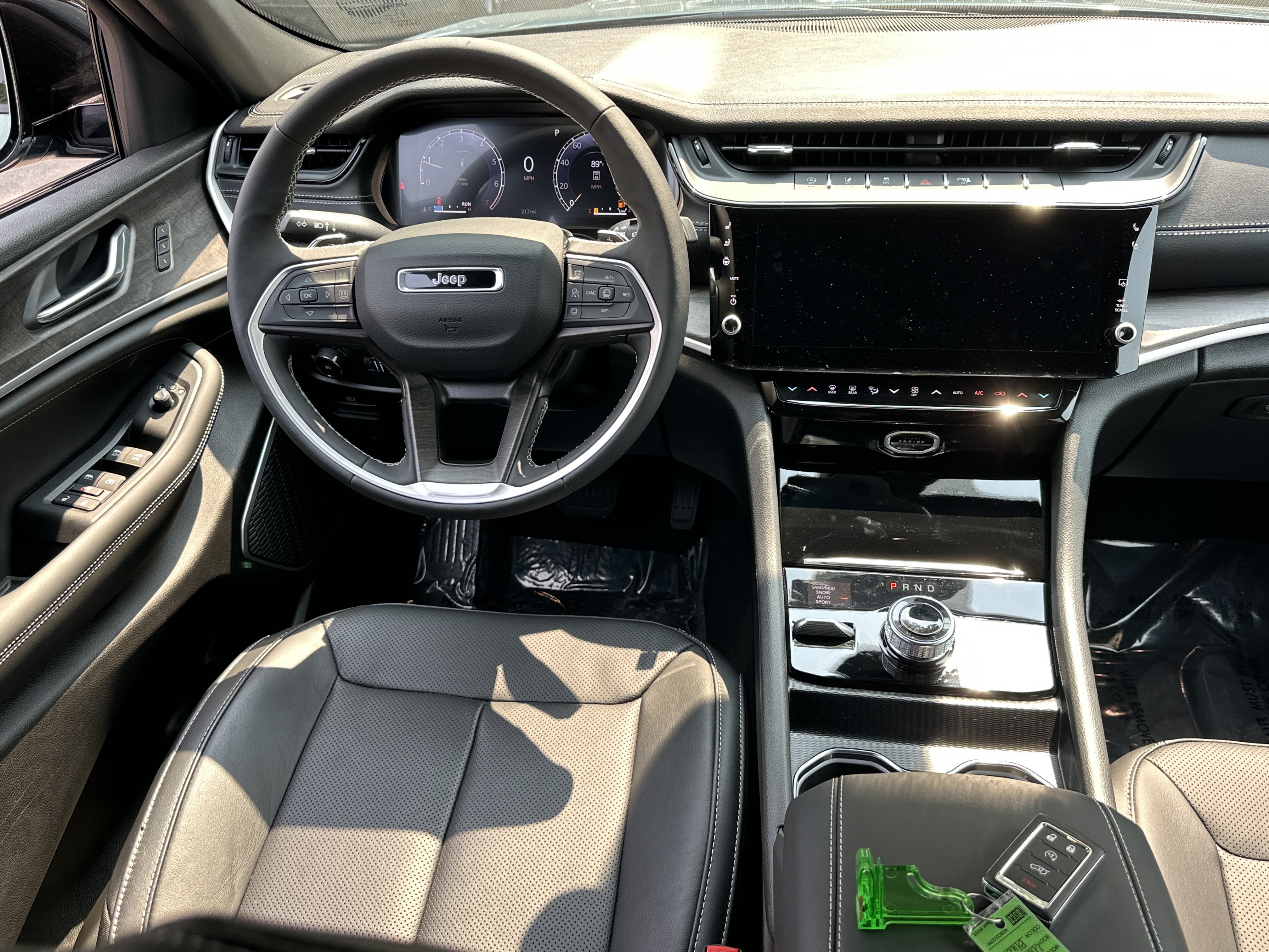 New 2026 Jeep Grand Cherokee Limited AWD/4WD image 32