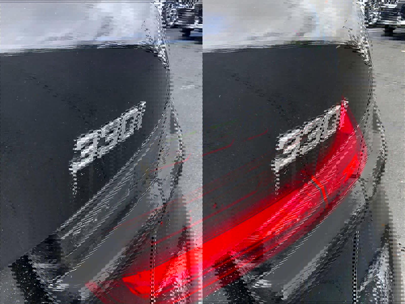 Used 2023 BMW 330i Sedan w/ M Sport Package RWD image 10