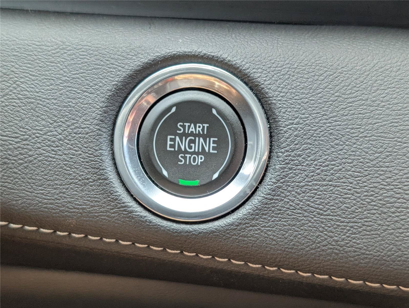 Used 2023 Cadillac Escalade Luxury AWD/4WD image 28