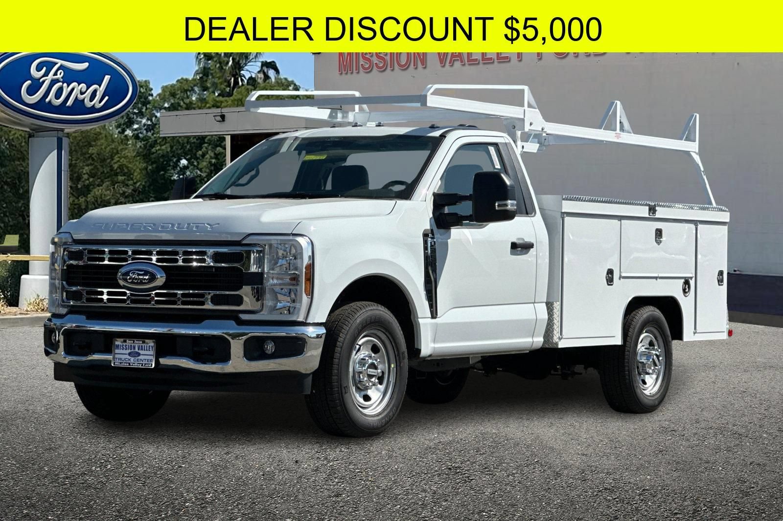 New 2025 Ford F350 XL w/ XL Chrome Package RWD image 8