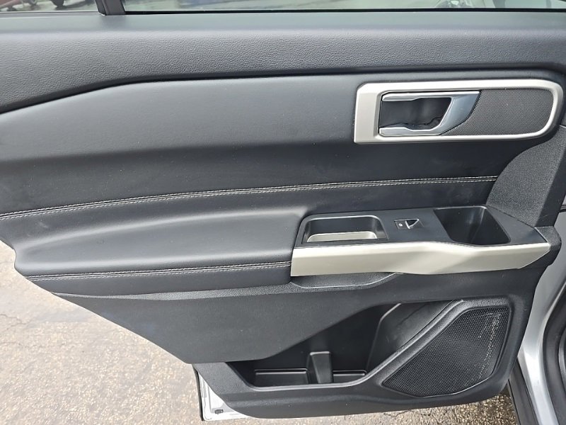 Used 2020 Ford Explorer XLT w/ Equipment Group 202A image 25