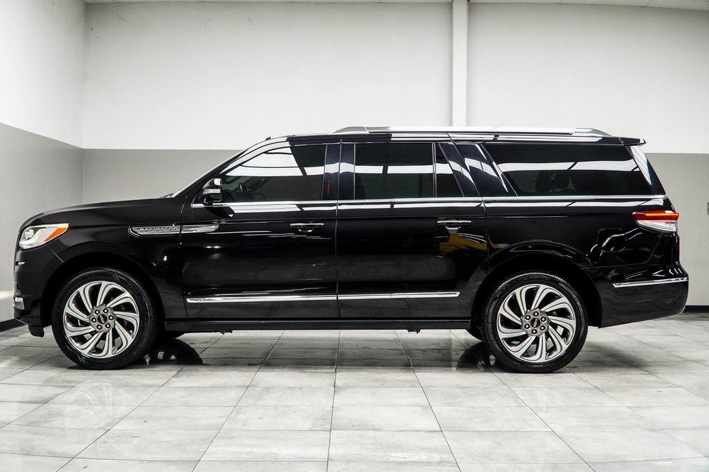 Used 2024 Lincoln Navigator L 4WD image 9
