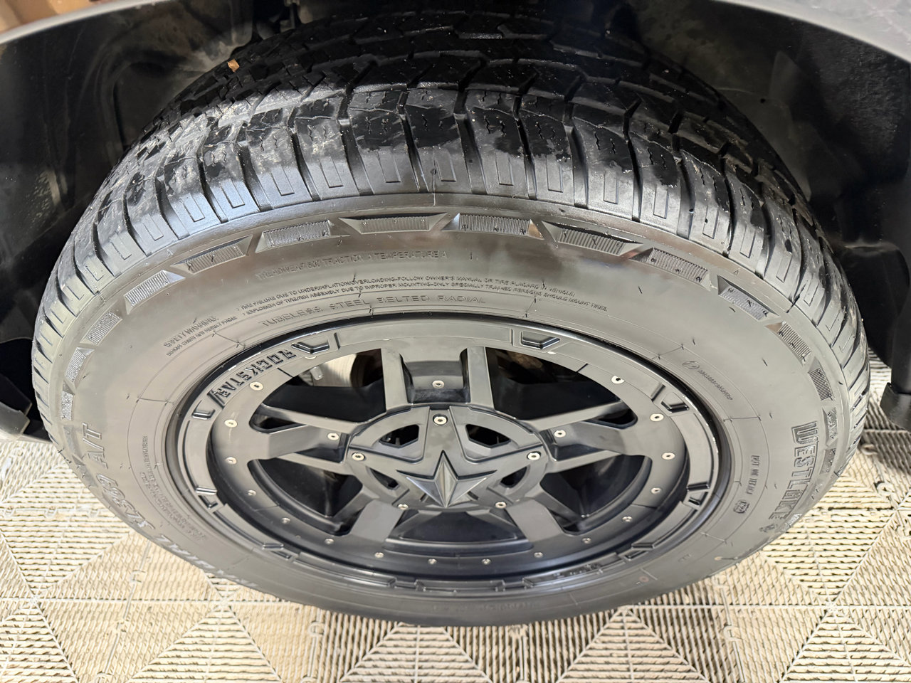 Used 2015 RAM 1500 Laramie w/ Convenience Group image 28