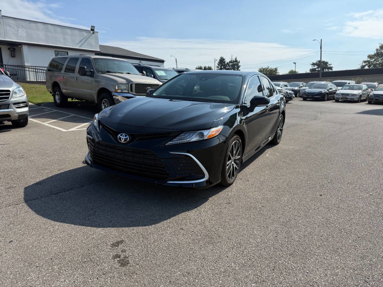 Used 2024 Toyota Camry XLE image 2