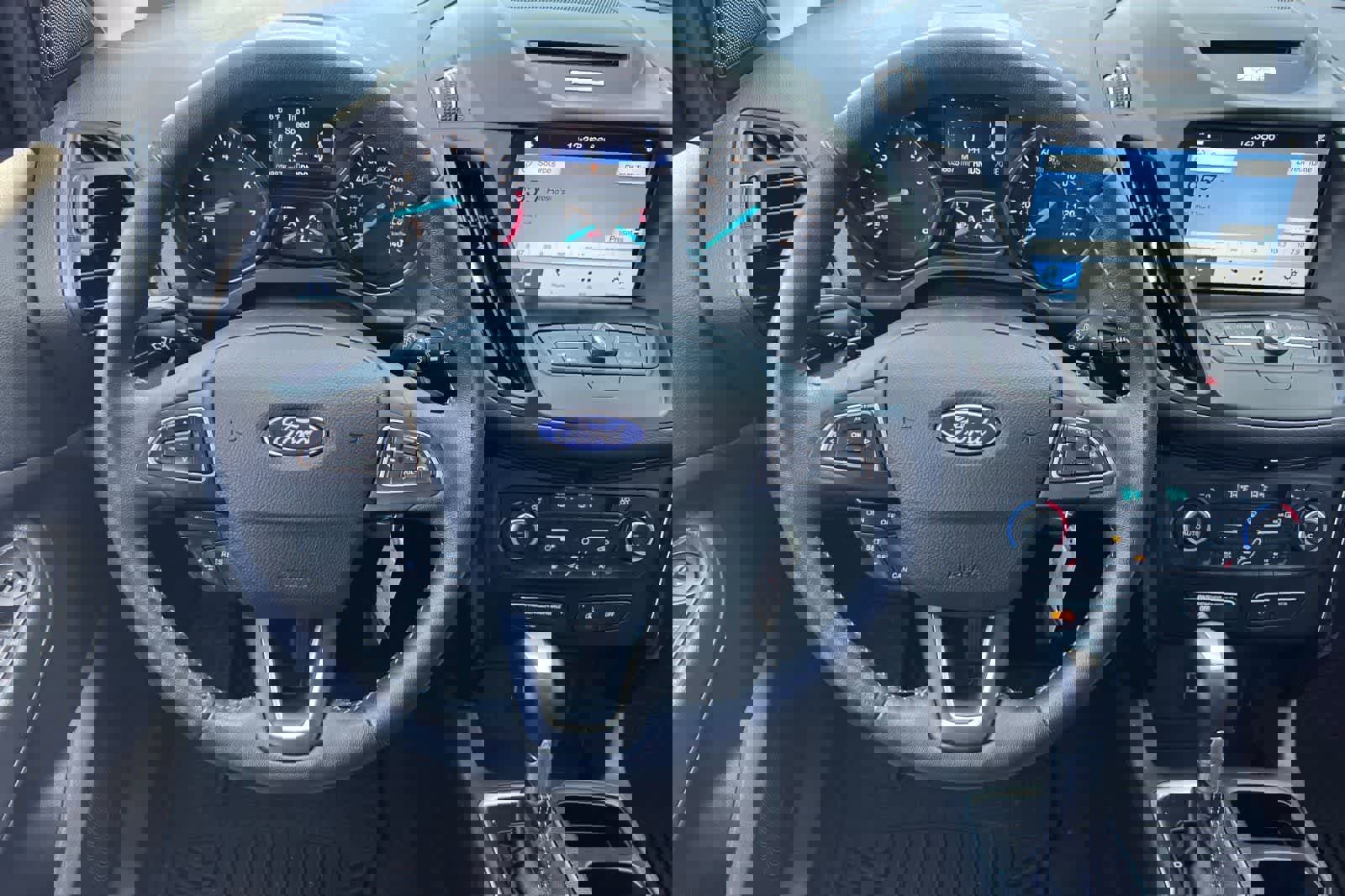 Used 2018 Ford Escape SE w/ SE Sport Appearance Package image 16