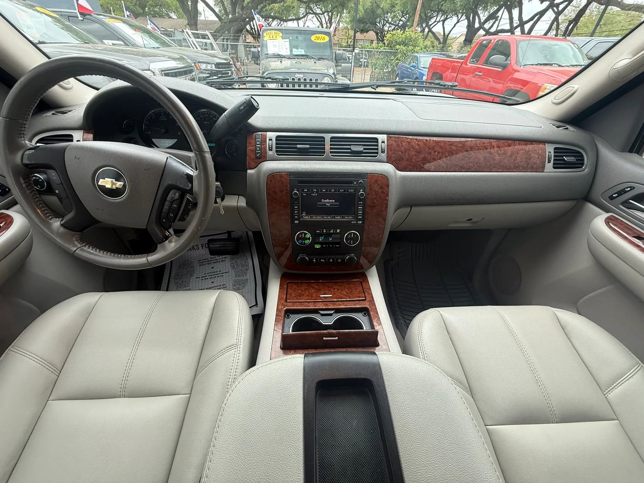 Used 2007 Chevrolet Suburban LTZ w/ LTZ Preferred Equipment Group RWD image 7