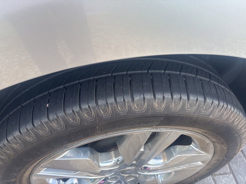 Used 2014 Ford Edge SEL w/ Equipment Group 204A FWD image 12