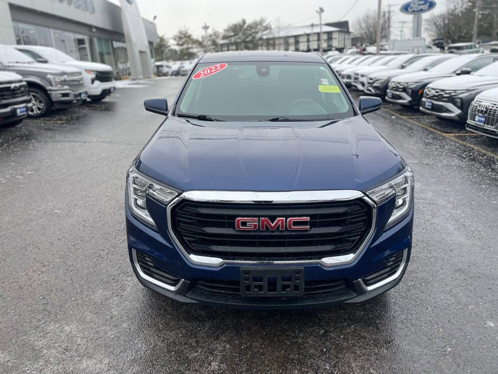 Used 2022 GMC Terrain SLE image 9