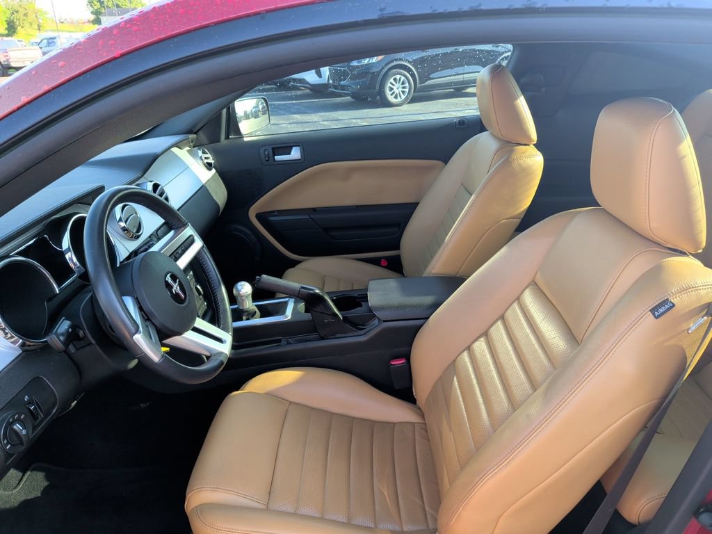 Used 2008 Ford Mustang GT RWD image 2