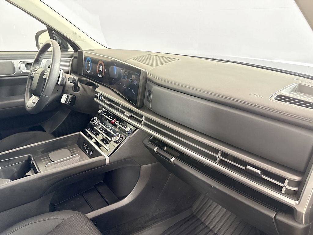 Used 2025 Hyundai Santa Fe SE FWD image 27