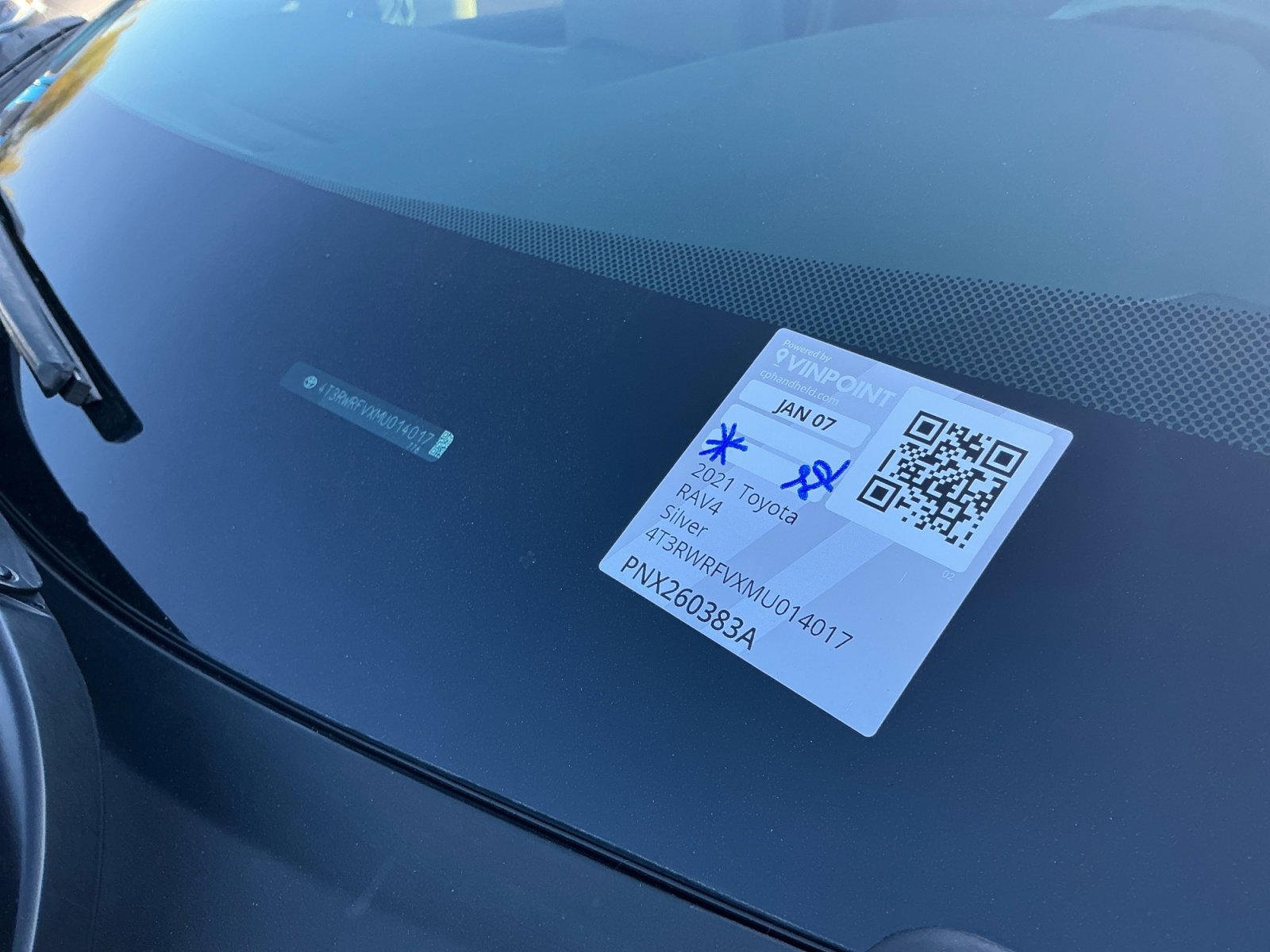 Used 2021 Toyota RAV4 XLE w/ Carpet Mat Package (TMS) image 25