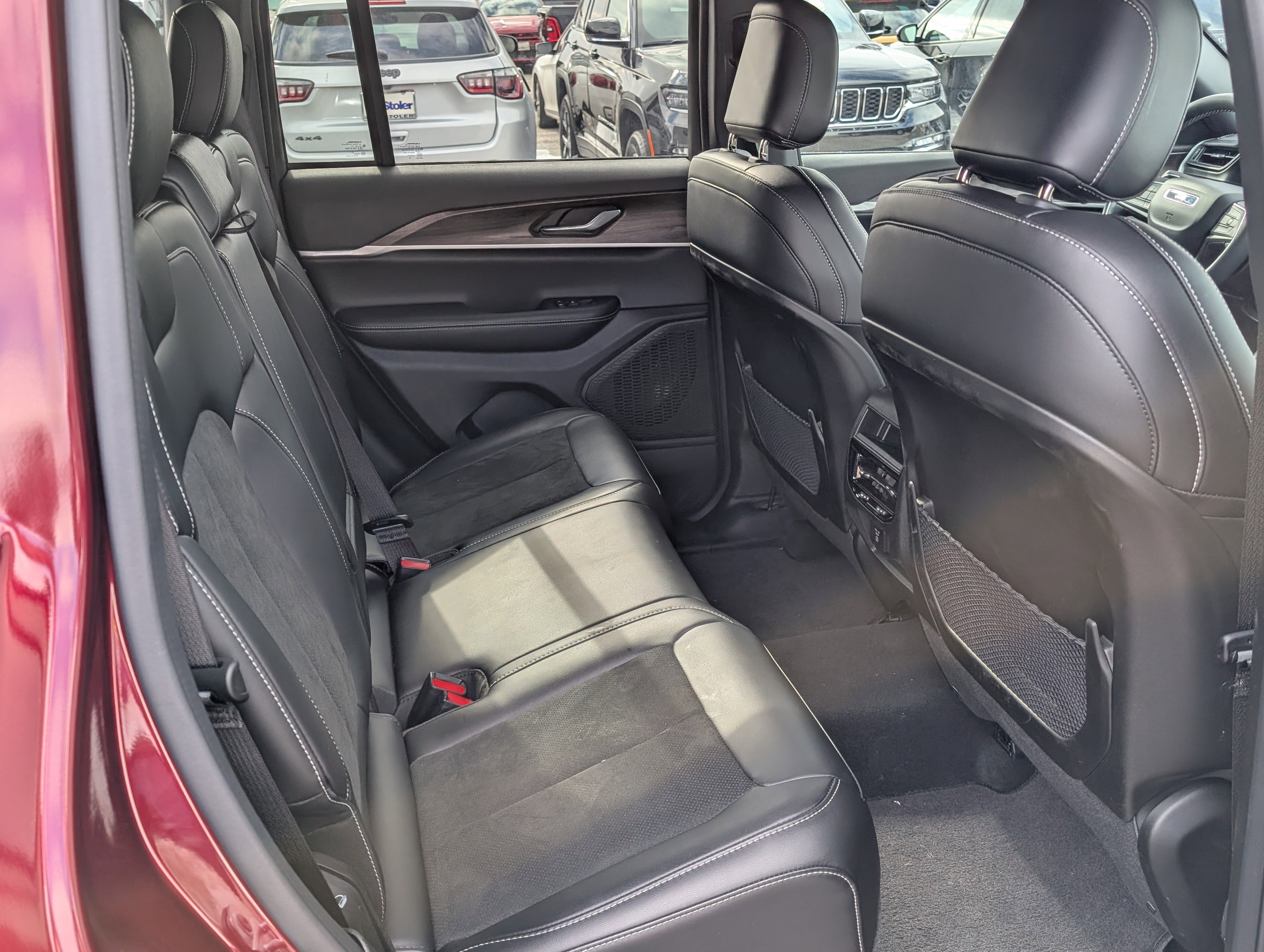 New 2026 Jeep Grand Cherokee Altitude image 7