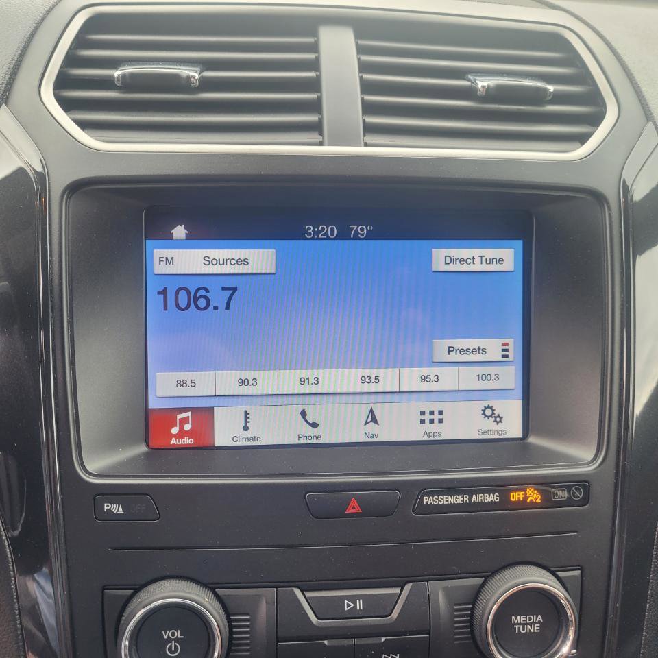 Used 2019 Ford Explorer XLT w/ Equipment Group 202A AWD/4WD image 20