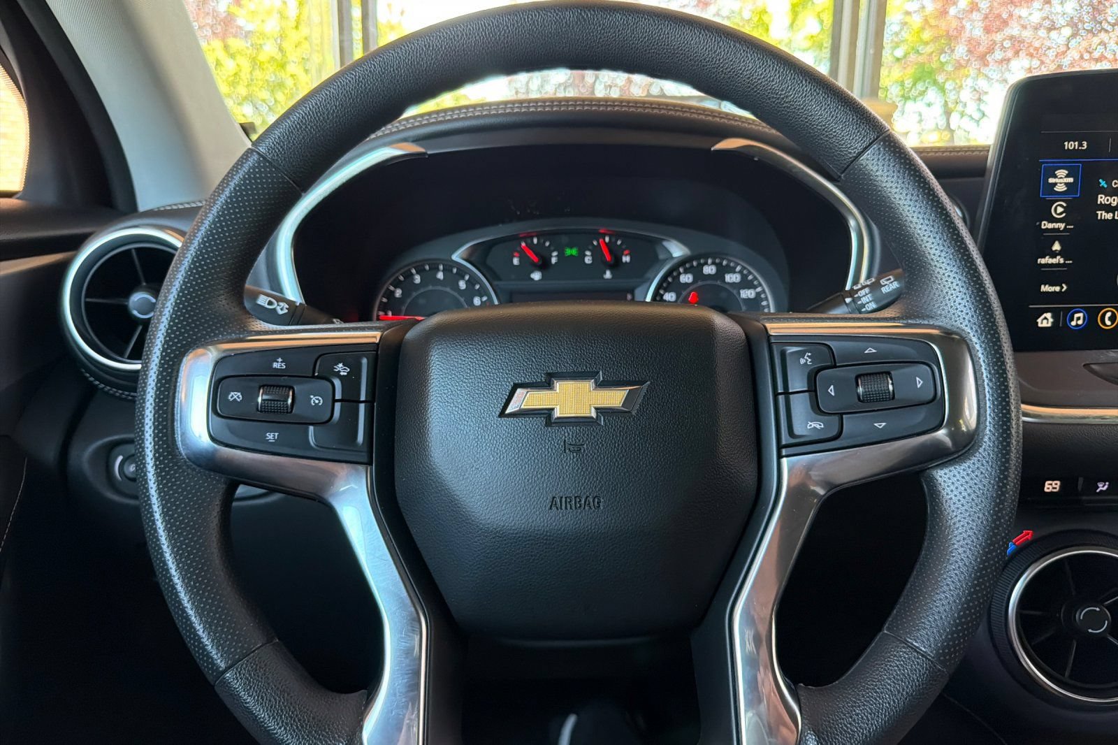 Used 2025 Chevrolet Blazer LT FWD image 23