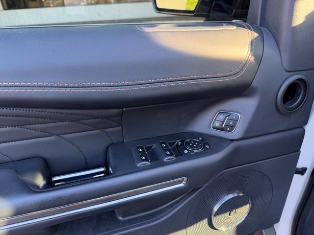 Used 2023 Ford Expedition Max Platinum AWD/4WD image 7