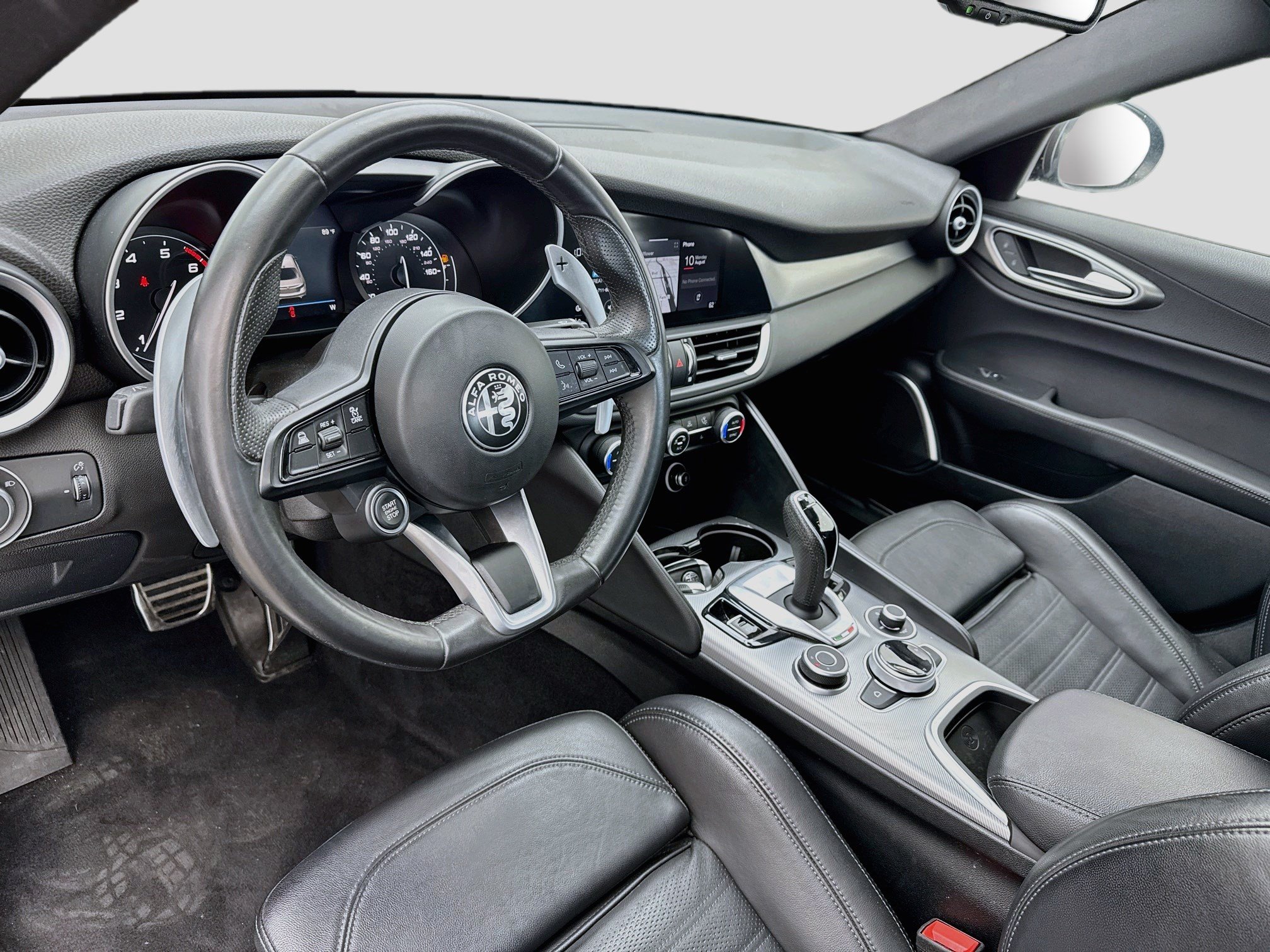 Used 2023 Alfa Romeo Giulia Veloce RWD image 7