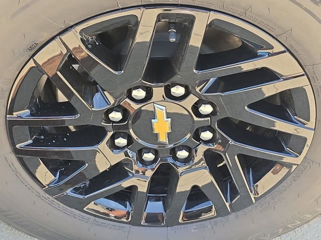 New 2026 Chevrolet Silverado EV LT w/ Plus Package AWD/4WD image 24