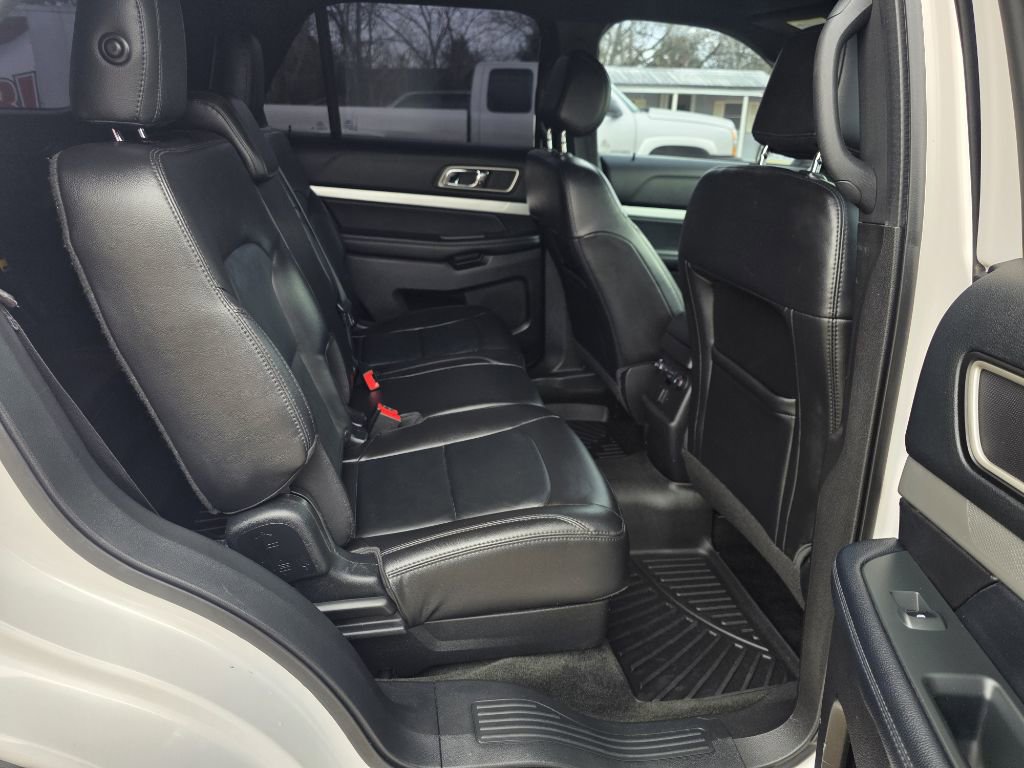 Used 2017 Ford Explorer XLT w/ Equipment Group 202A image 25
