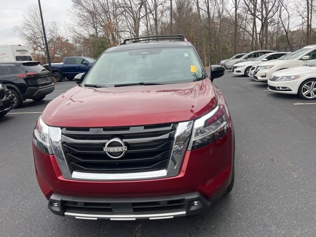 Used 2022 Nissan Pathfinder SL image 2