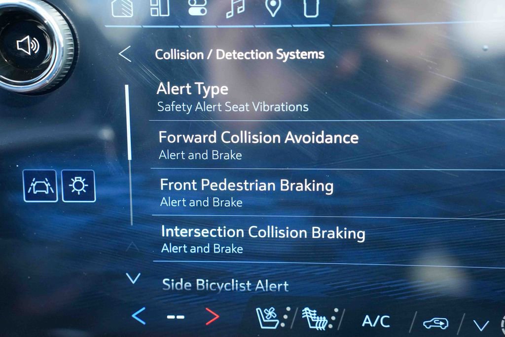 Used 2026 Chevrolet Traverse RS w/ LPO, Floor Liner Package image 34