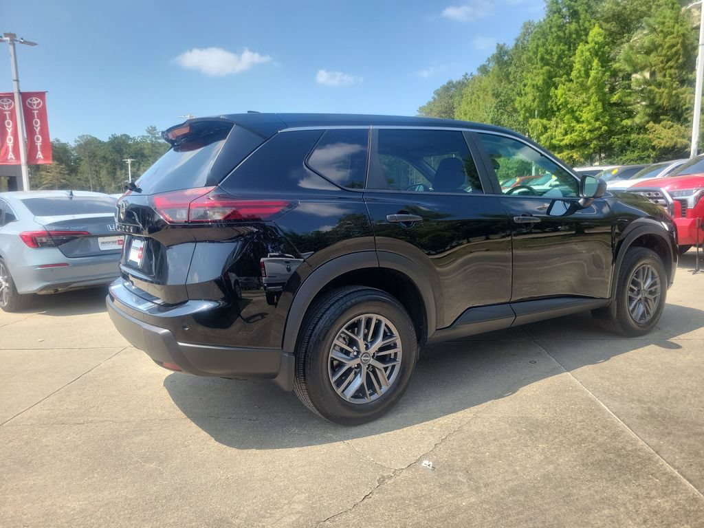 Used 2024 Nissan Rogue S FWD image 7