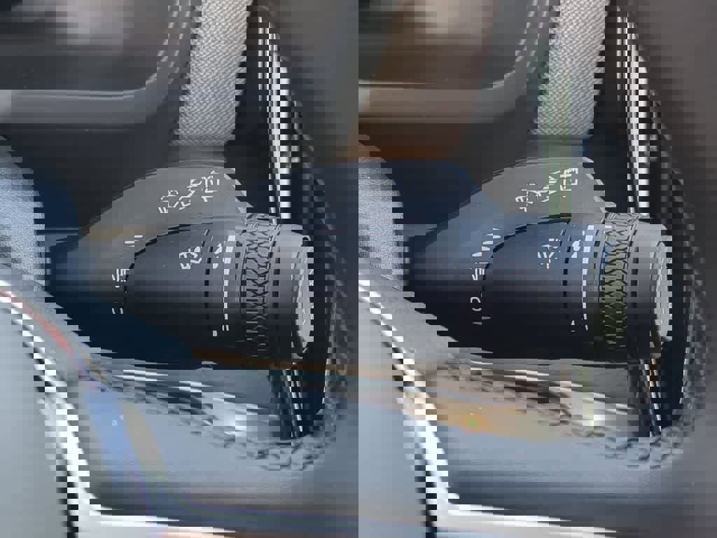 New 2026 Volvo XC90 B5 Core w/ Protection Package Premier image 26