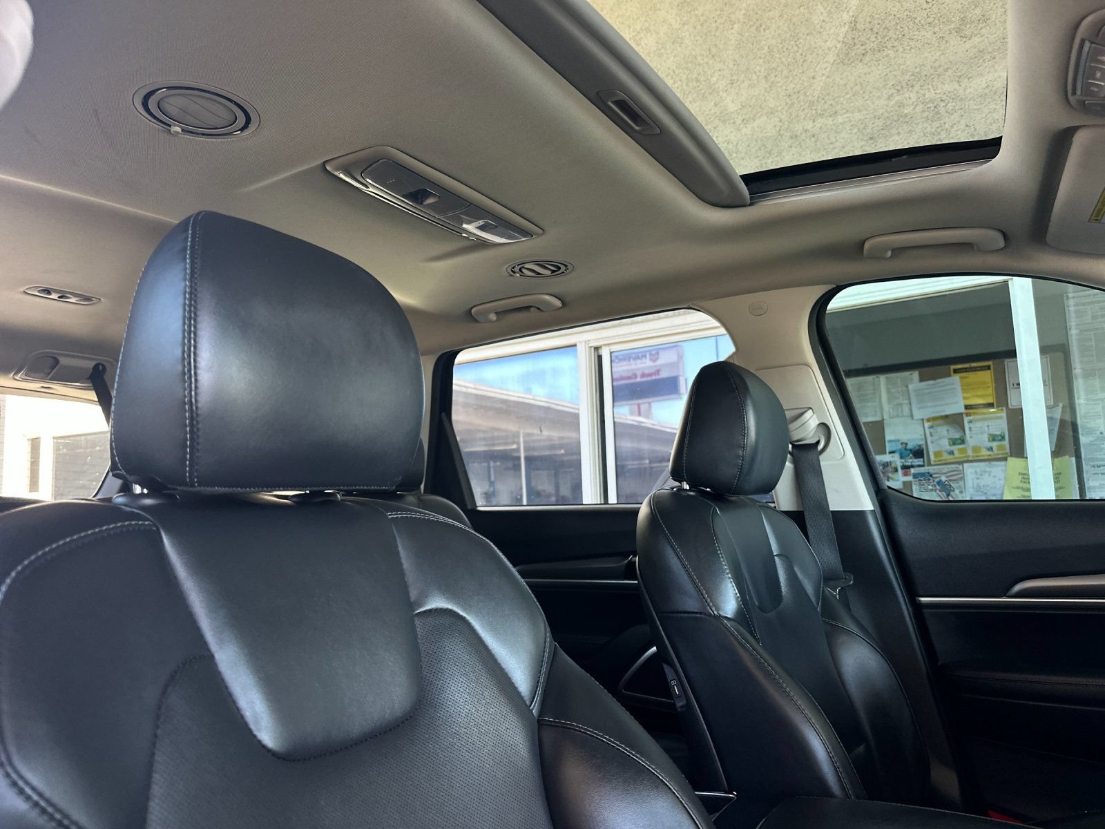 Used 2020 Kia Telluride S FWD image 17
