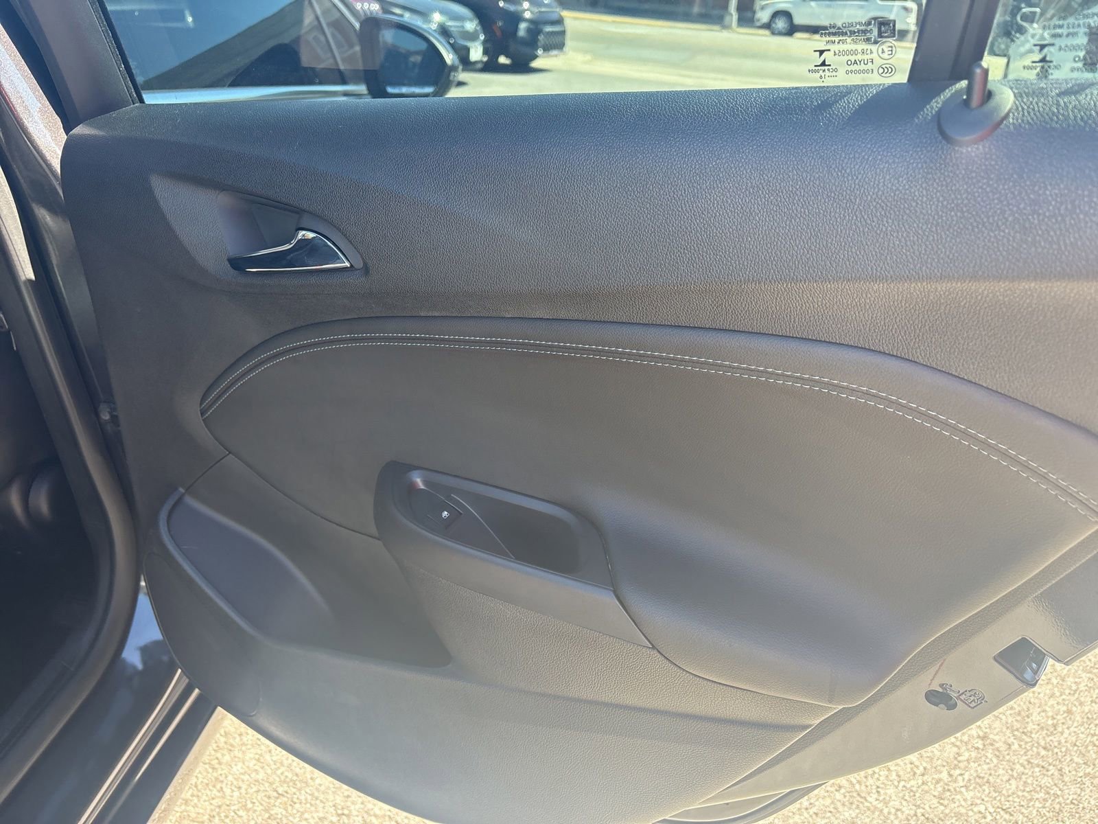 Used 2017 Chevrolet Cruze Premier FWD image 16