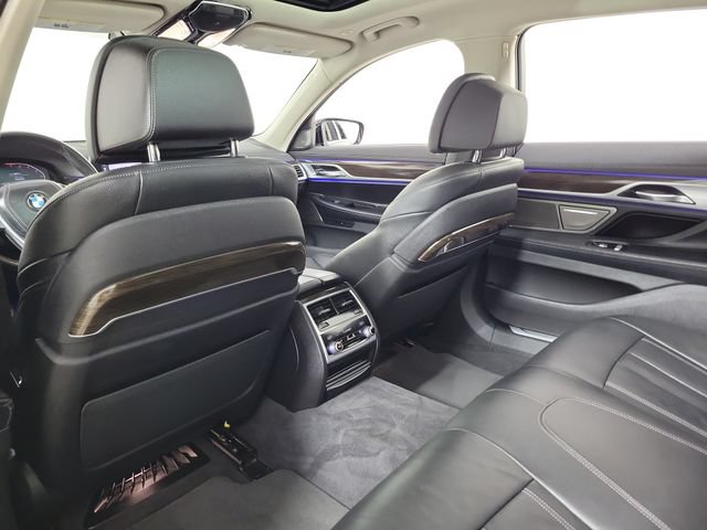 Used 2021 BMW 740i RWD image 11
