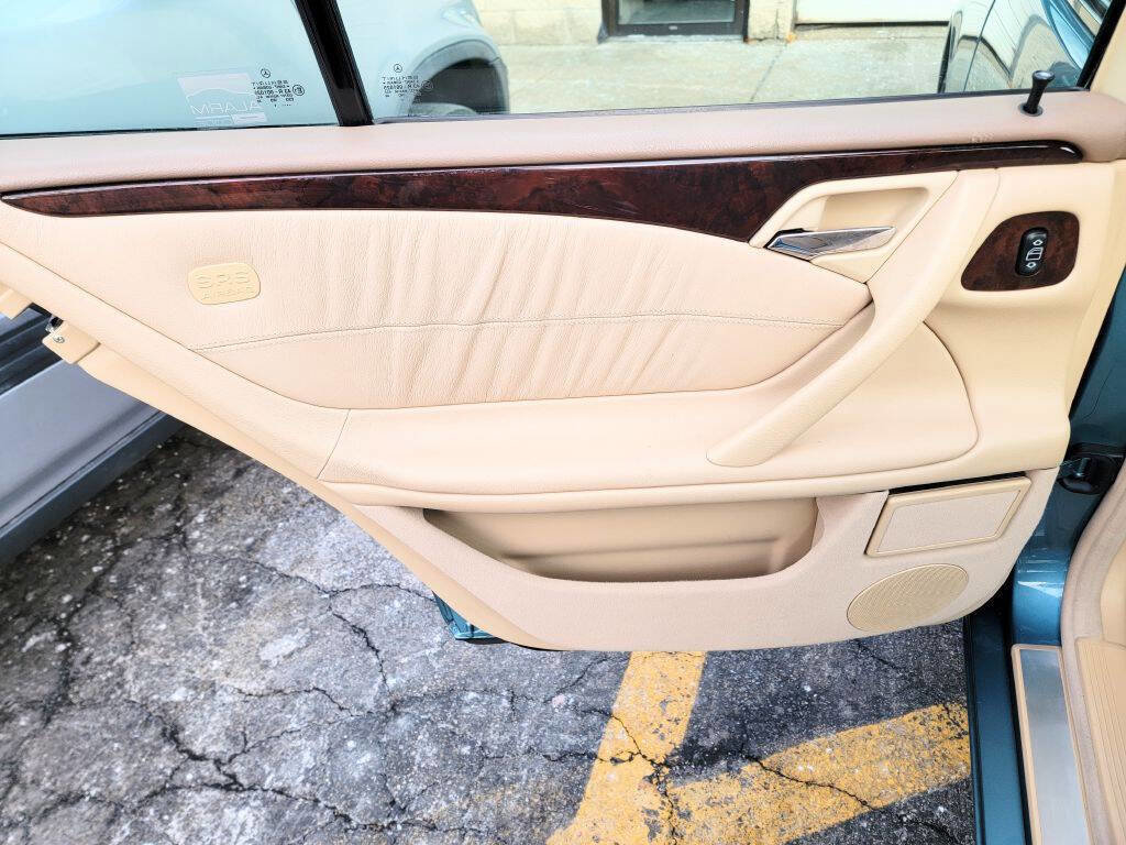 Used 2001 Mercedes-Benz E 320 E 320 4dr Sedan image 13