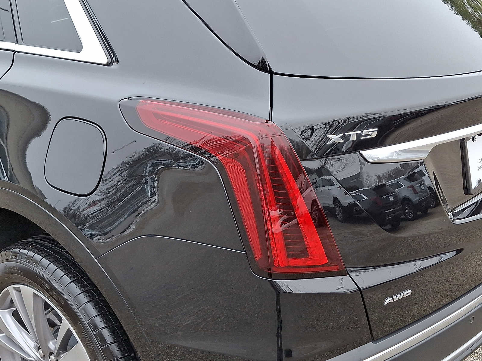 Certified 2024 Cadillac XT5 Premium Luxury w/ LPO, Floor Liner Package image 12