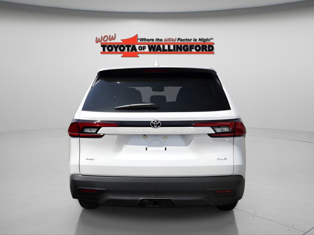 New 2026 Toyota Grand Highlander XLE image 3