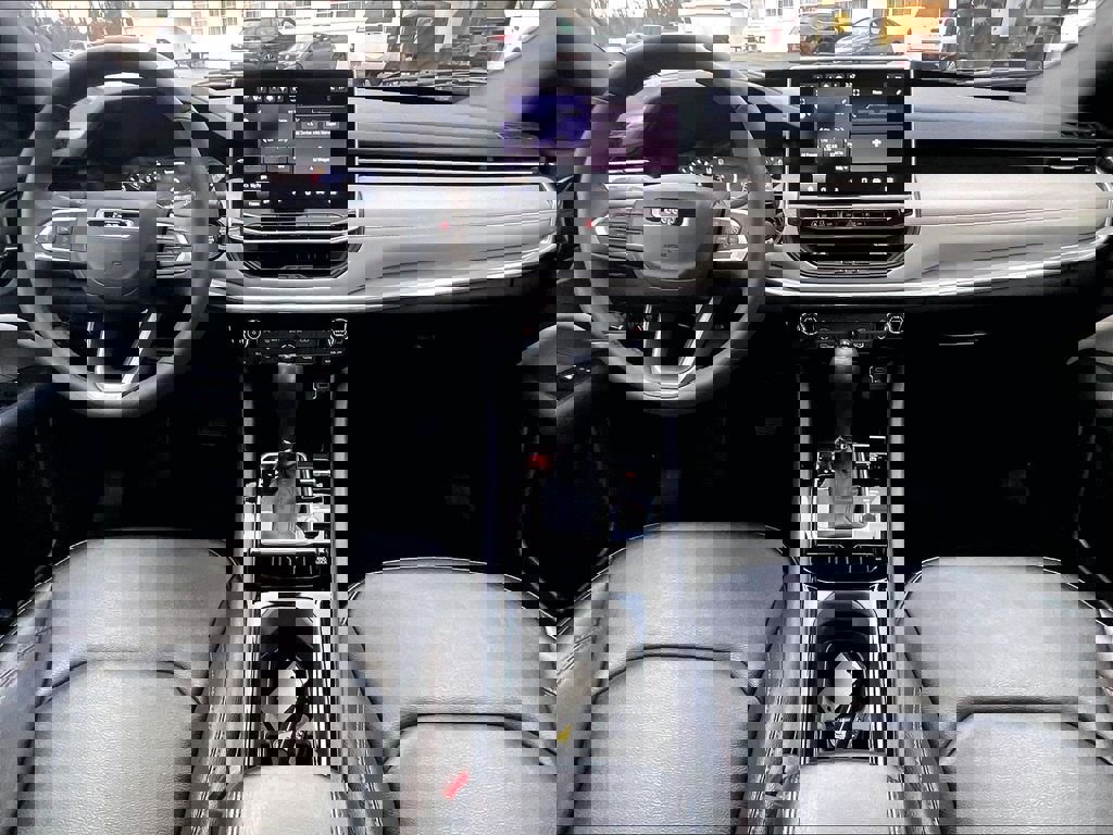 Used 2024 Jeep Compass Limited image 21