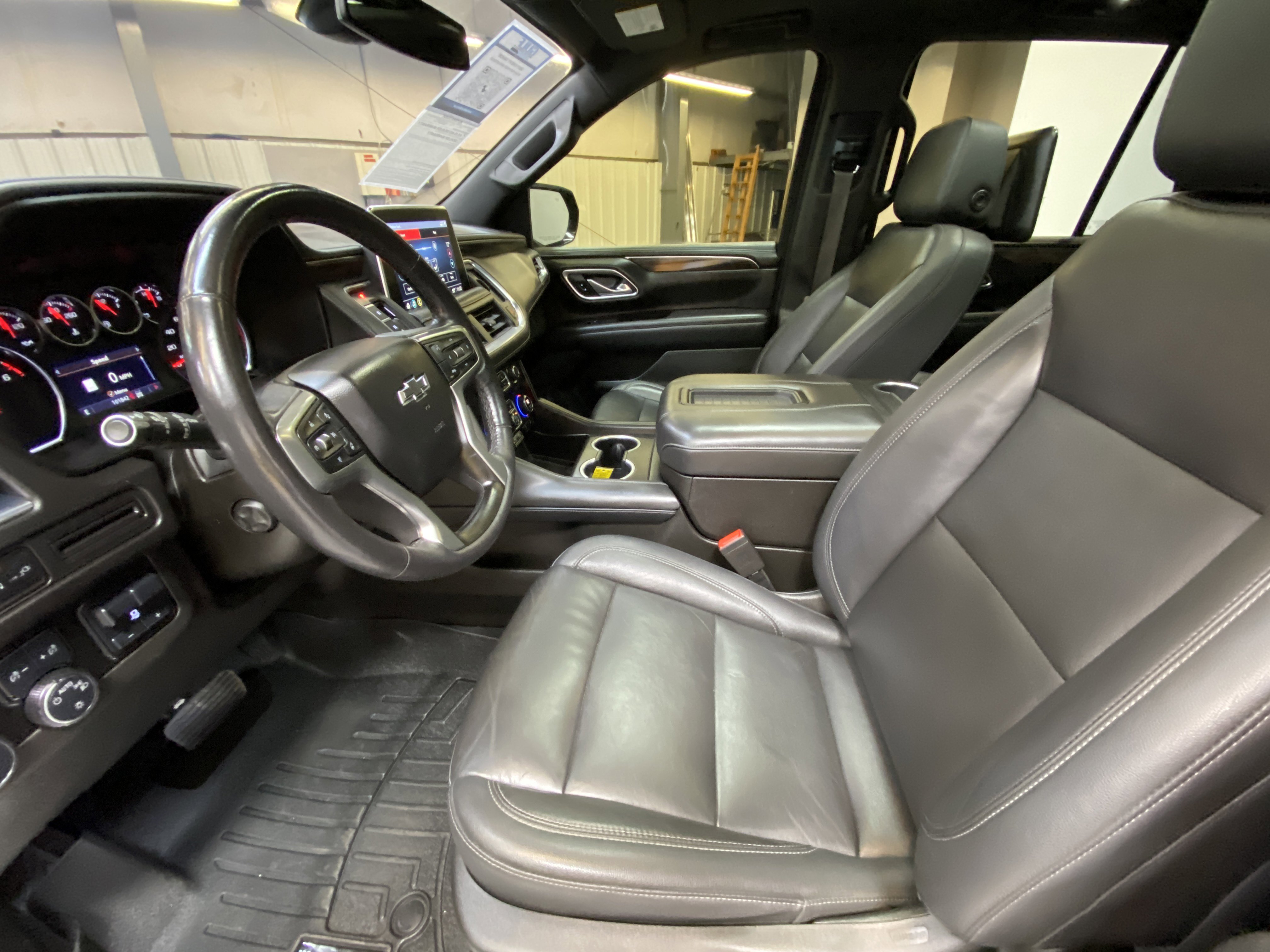 Used 2021 Chevrolet Tahoe Z71 w/ Luxury Package image 21