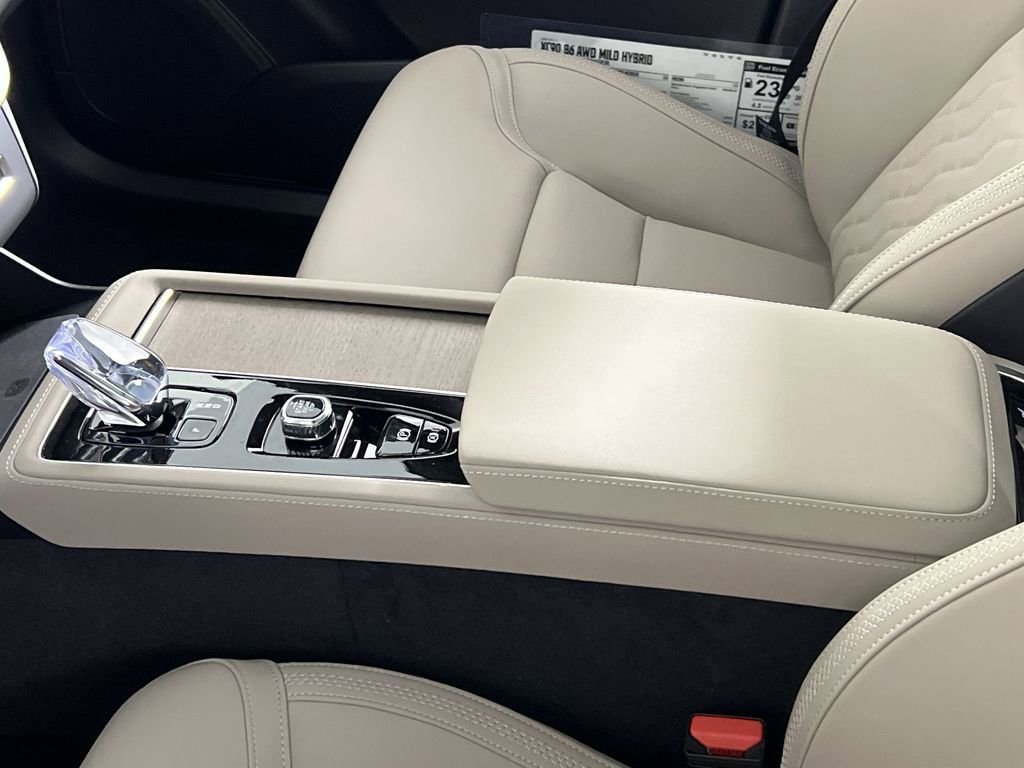 New 2026 Volvo XC90 B6 Plus w/ Protection Package Premier AWD/4WD image 21