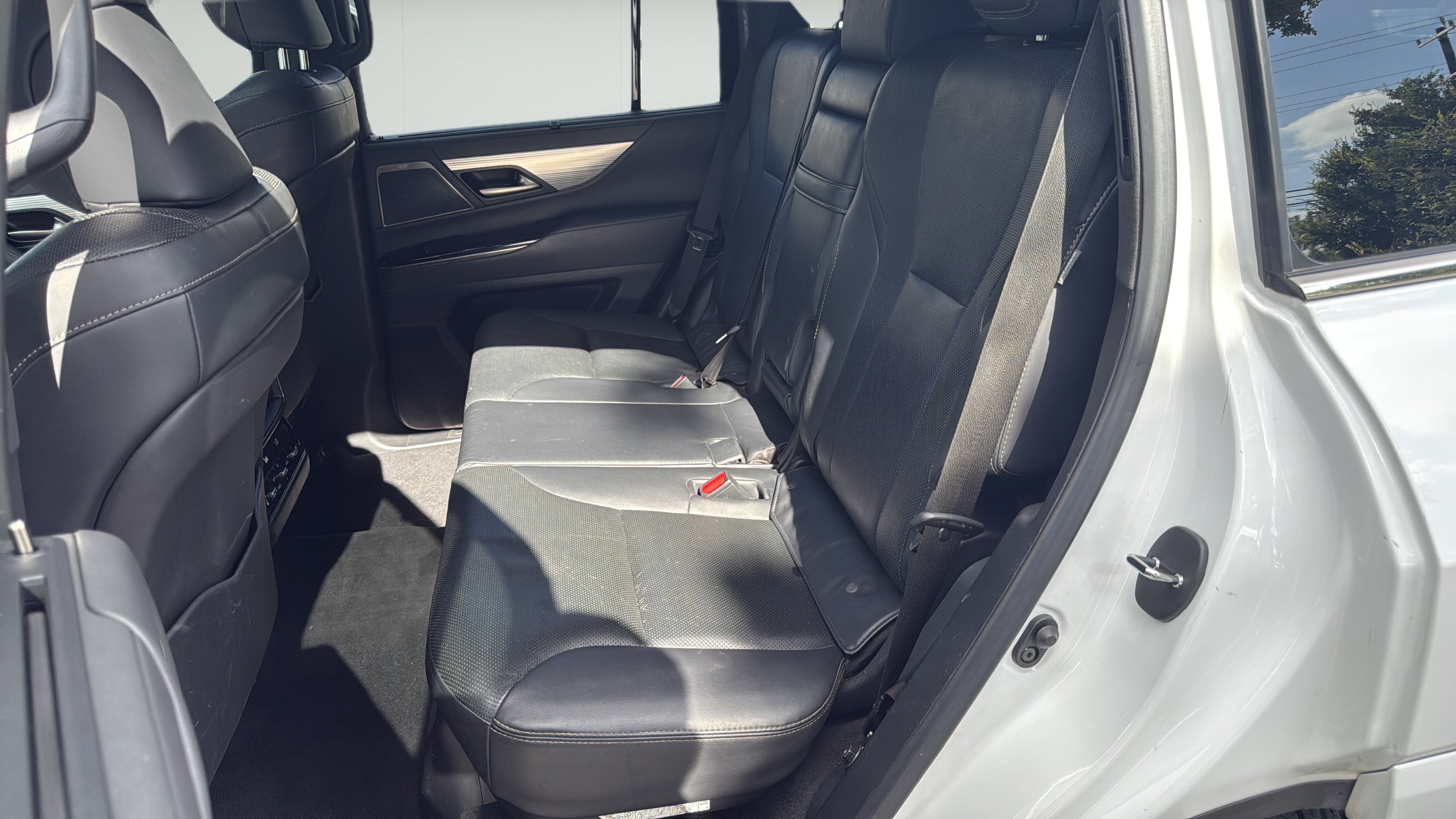 Used 2023 Lexus LX 600 F Sport AWD/4WD image 22