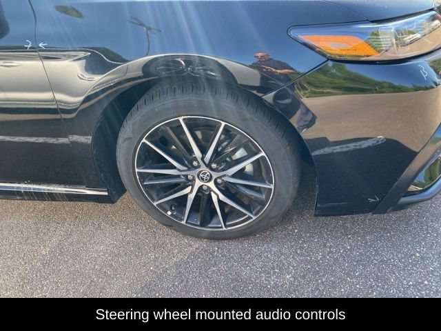 Used 2022 Toyota Camry SE FWD image 5