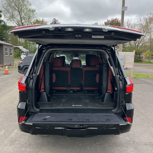 Used 2018 Lexus LX 570 4WD w/ Luxury Package image 25