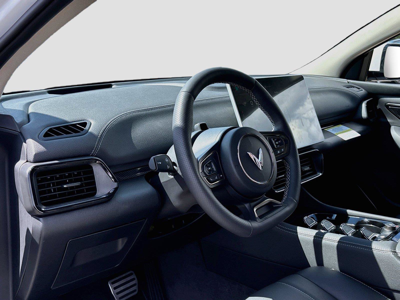 New 2027 VinFast VF 8 Eco AWD/4WD image 9