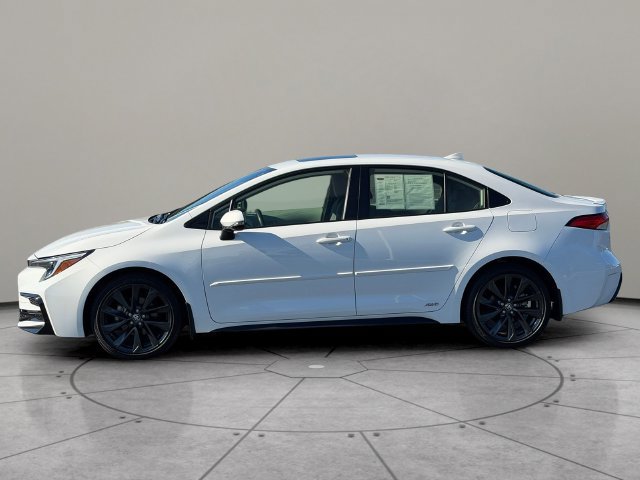 Certified 2025 Toyota Corolla SE w/ SE Premium Package AWD/4WD image 3