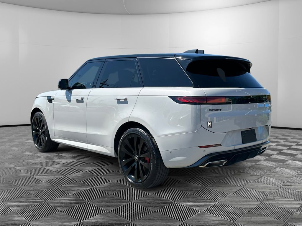 Used 2024 Land Rover Range Rover Sport Dynamic SE AWD/4WD image 3