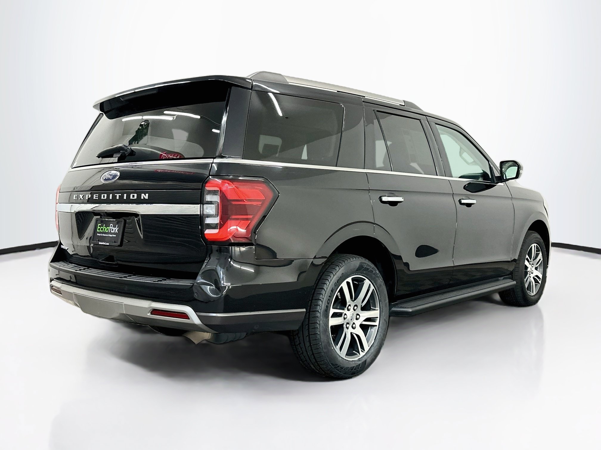 Used 2024 Ford Expedition Limited AWD/4WD image 9